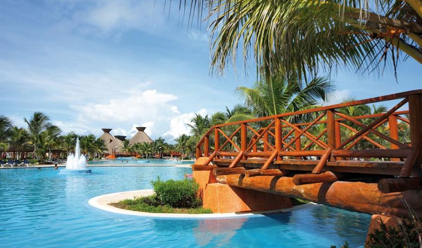 Barcelo Maya Tropical Resort Pool 3