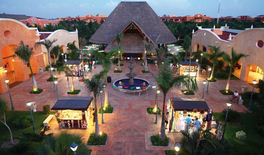 Barcelo Maya Tropical Resort Courtyard