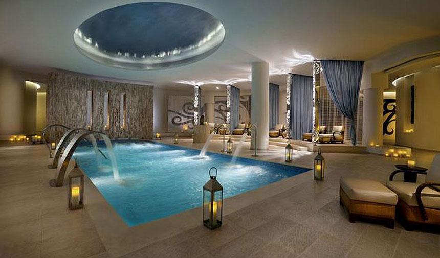 Hard Rock Hotel & Casino indoor pool