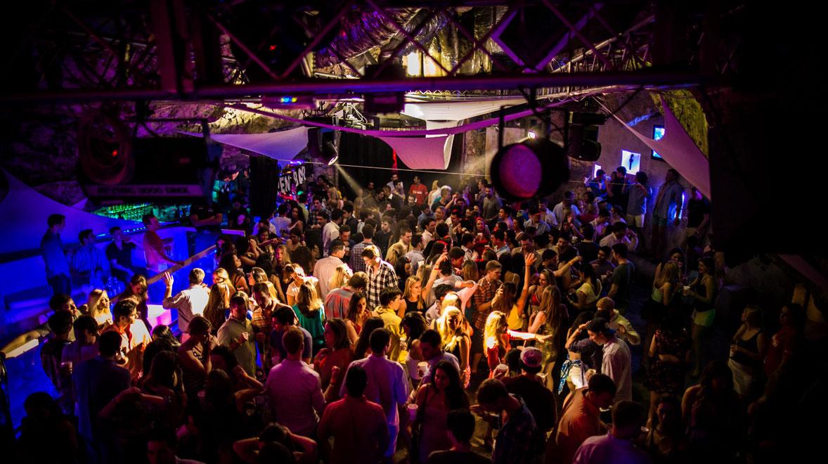 Punta Cana club full of high school spring breakers
